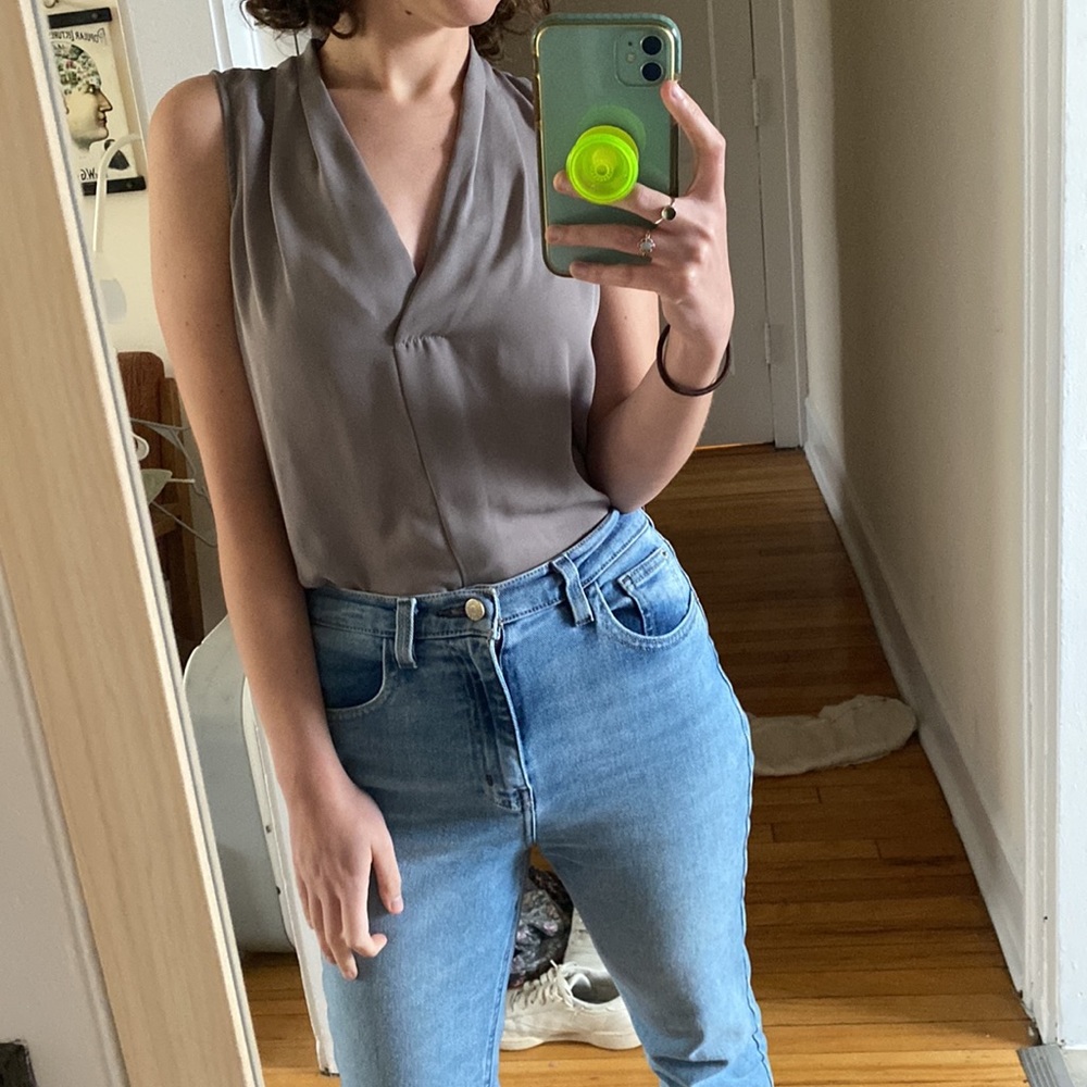 Vince Camuto gray sleeveless blouse